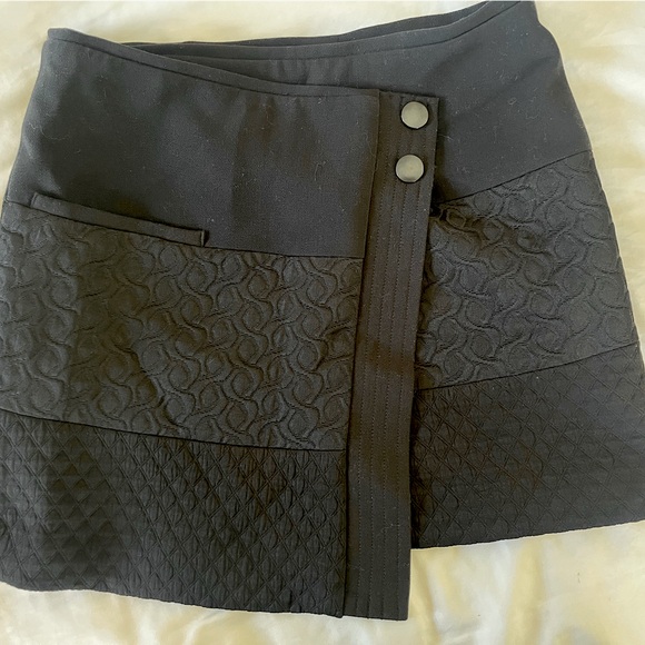 Cabi - Wrap - Skirt NWOT - Picture 2 of 4